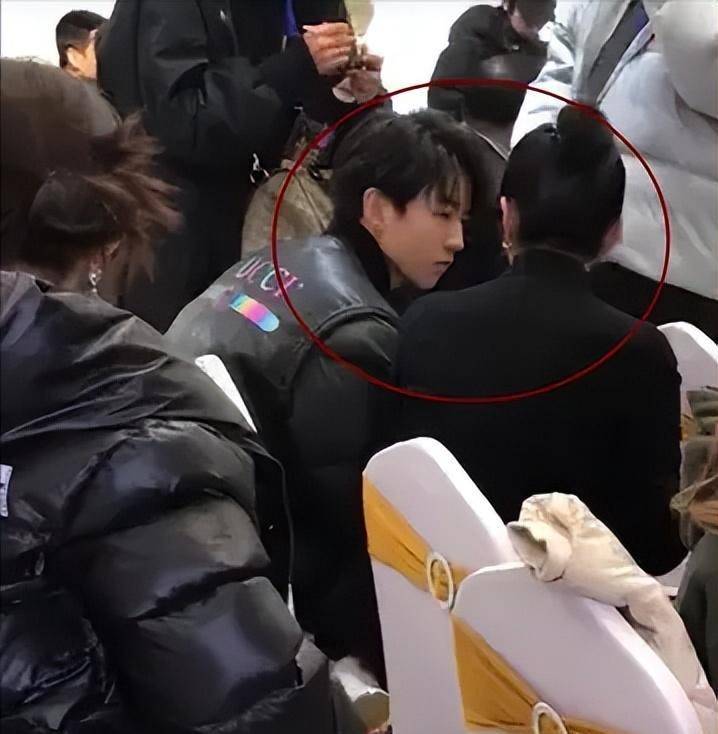 王俊凯与经纪人地下恋情被曝光?更多黑料被扒出_网友_杨幂_杨柳