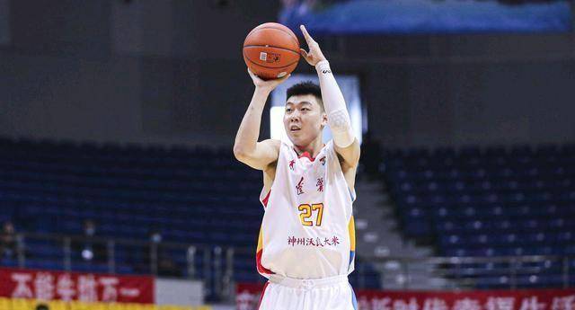 青年队头牌上位15 前锋联手樱木队史最高配亮相_辽宁队_马壮_赛季