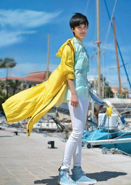 李宇春这束腰裙穿的忒高明!