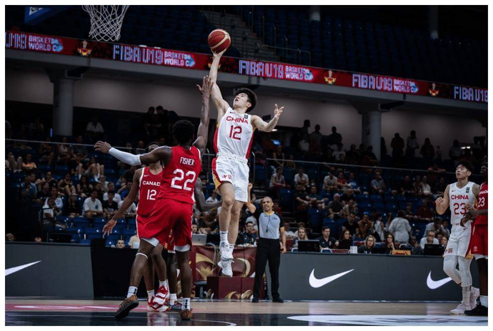 偰李永炜:怕被fiba禁赛 网友:踩队友行为_李永伟_中国队_对手