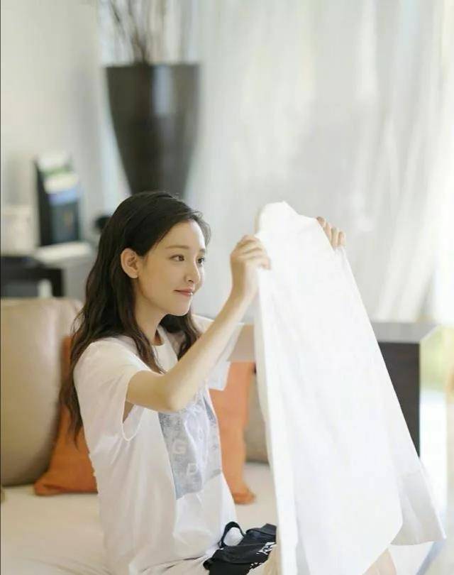 武大校花吴倩怀孕22周!与男友未婚先孕,疑似要奉子成婚?