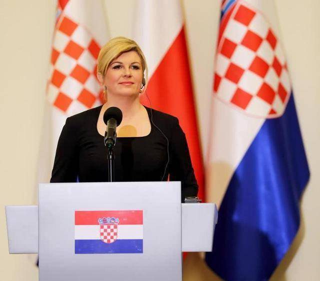 克罗地亚总统三点照片图片