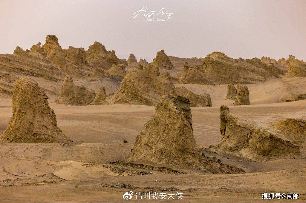 探险攻略去俄博梁景区内,先到火星营地办理手续门票500/车,押金500