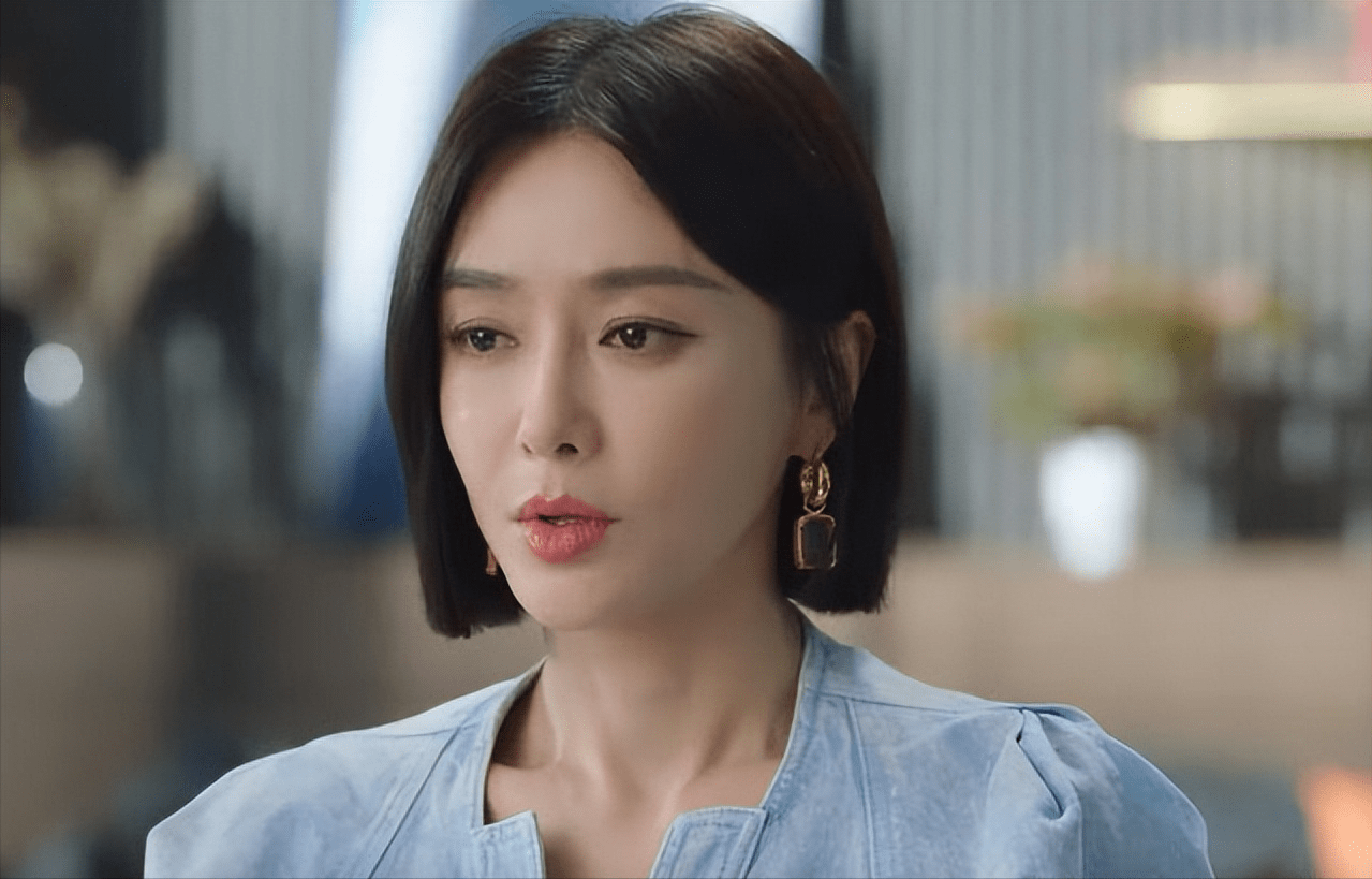 《闪耀的她》中秦岚的身材和有气无力的台词_情感_角色_方面