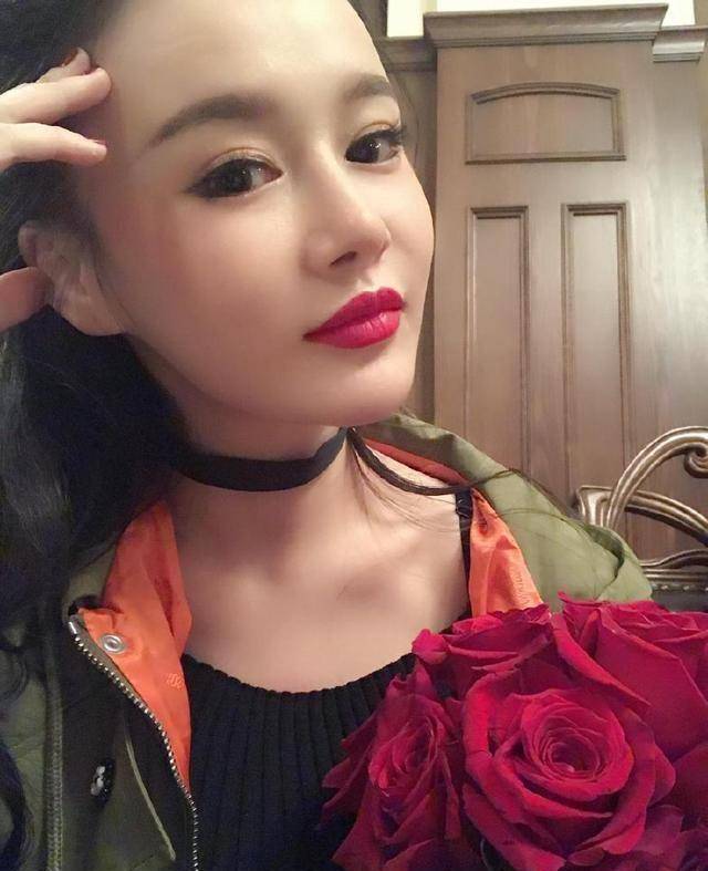 冉莹颖的魅力,拳王稀罕就好,世人觉得媚俗又如何?_邹市明_网友_眼光