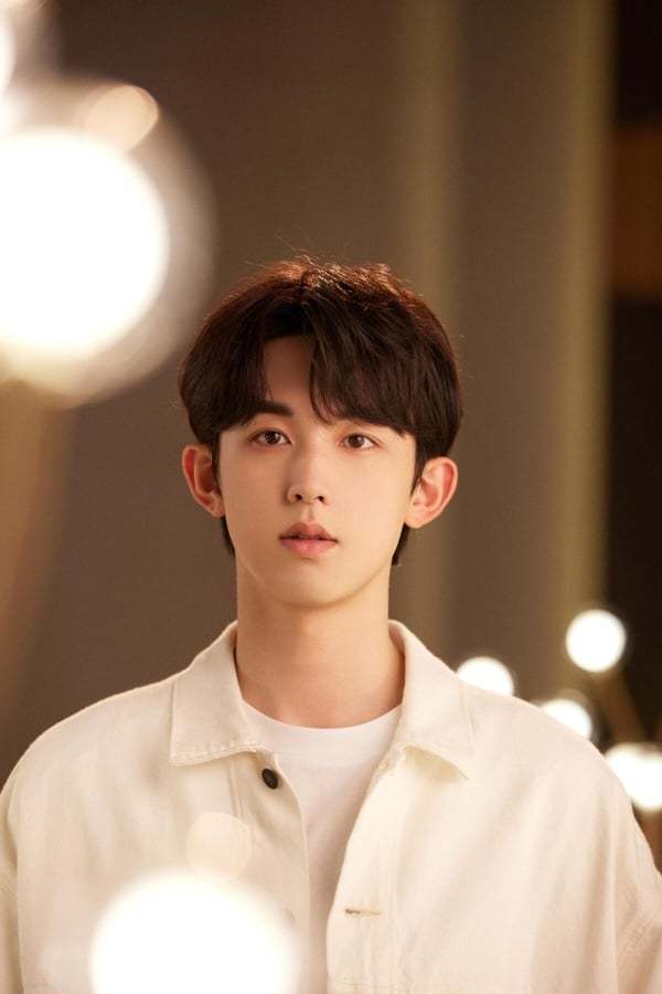 颜值被吐槽」男星7:宋威龙宋威龙浓眉大眼的立体五官怎么看都是神颜