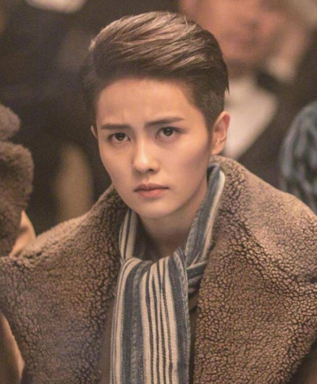 盘点影视剧中的女扮男装,鞠婧祎奶萌,张敏经典,却都不敌她英俊_杨幂