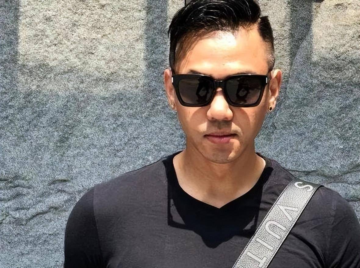 时隔3年,汪小菲终于能接儿女回北京,大s深陷舆论风波无奈妥协_陈建州