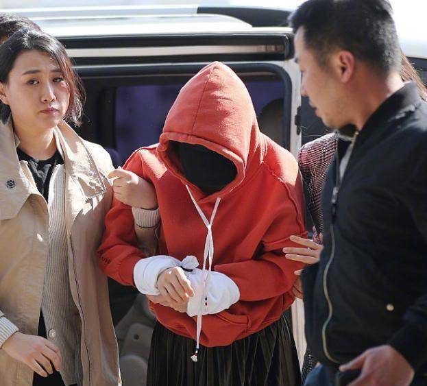 朴有天承认除与黄荷娜外曾单独吸毒,疑坐实主谋身份_警方_毒品_事实