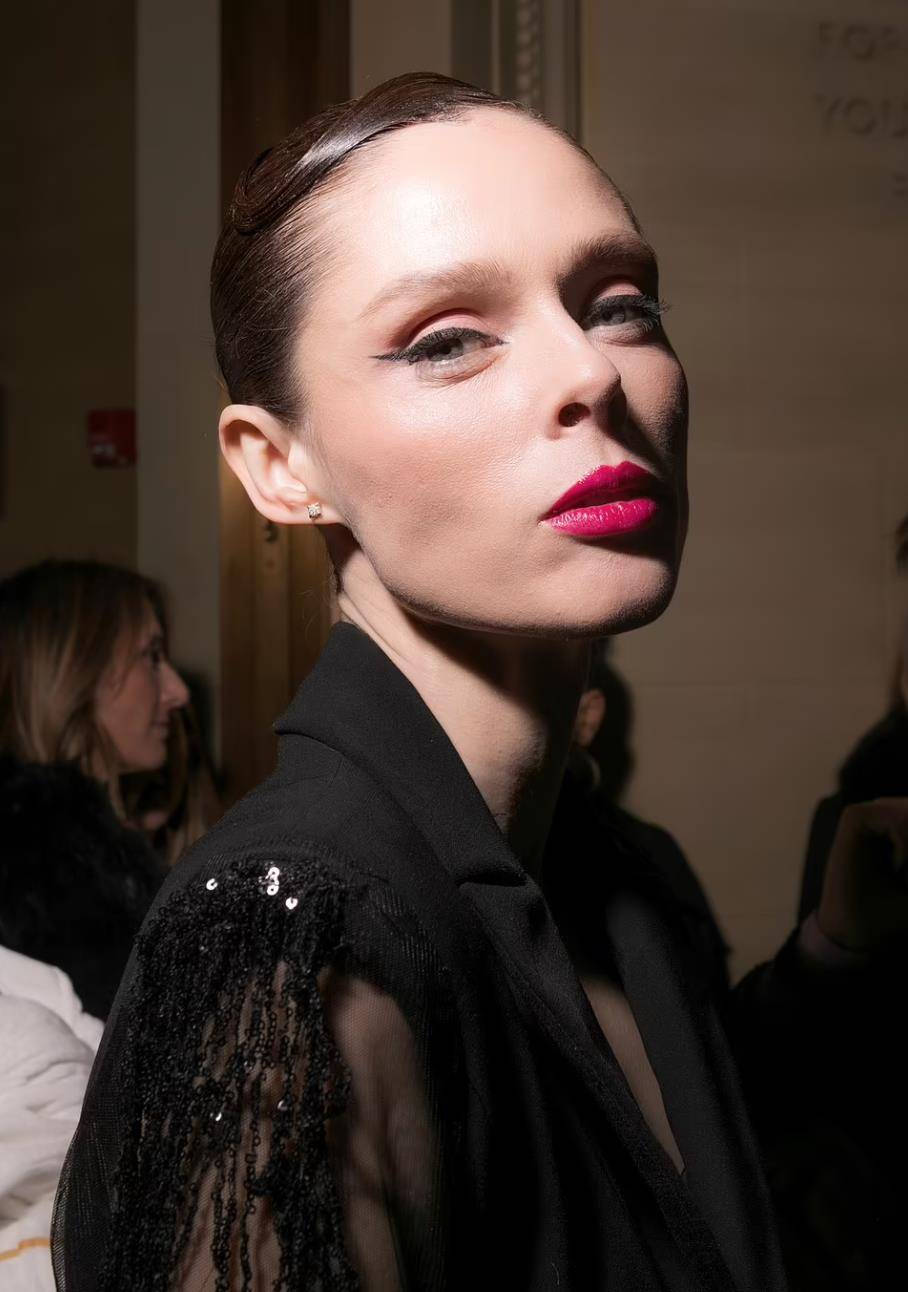 林赛·罗韩现身时装秀力挺模特兄妹,一家人超帅,全是娱乐圈_lindsay