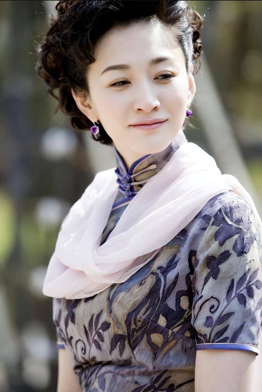 女星穿旗袍,出糗和惊艳,就在一念间,王珞丹景甜马思纯等验证了_造型