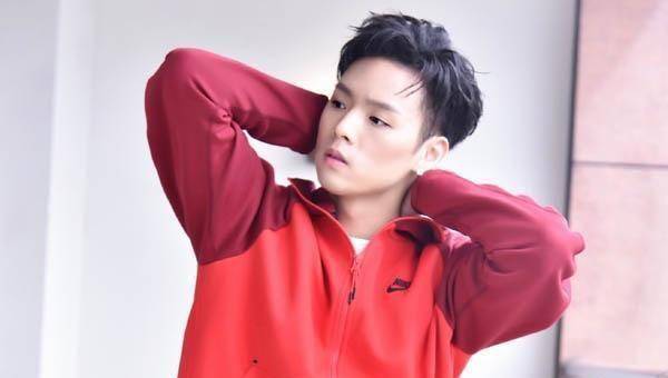 王大陆狂亲董又霖,网友却喊话陆定昊,他一句话暴露家境_环节_镜头