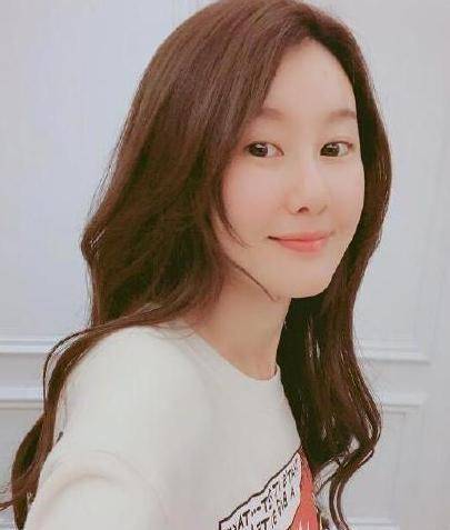 更有知名大v爆料王宝强要跟冯青结婚的消息,如果这件事情是真的,那么