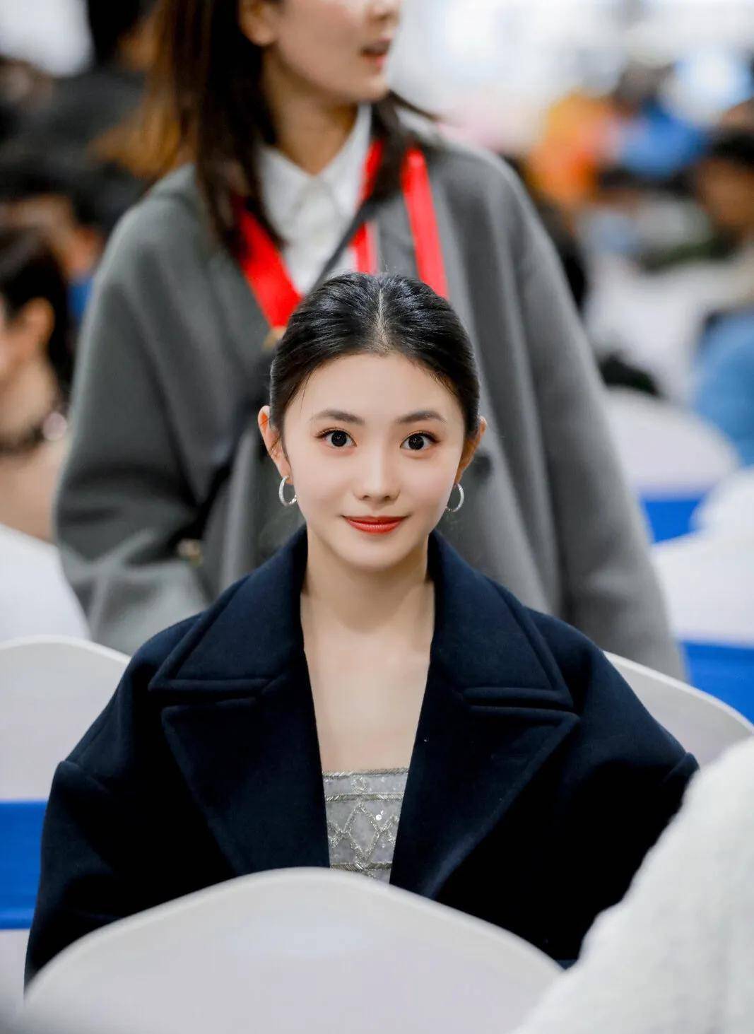 00后小花张子枫最美,欧阳娜娜不敌国民妹妹?_感觉_因为_气质