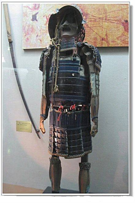 倭寇的盔甲倭寇里的其他国家人员,主要也是贸易带来的,当时中西方贸易