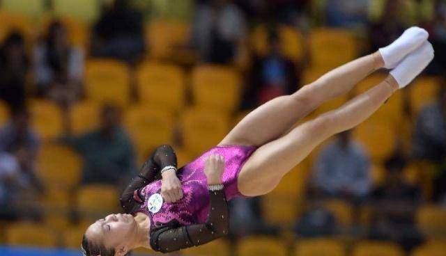 她被誉为"小董文华",刻苦训练夺奥运冠军,退役后生活令人唏嘘_白春月