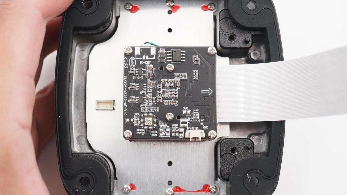 拆解长视高清网络监控摄像机看看_供电_螺丝钉_摄像头