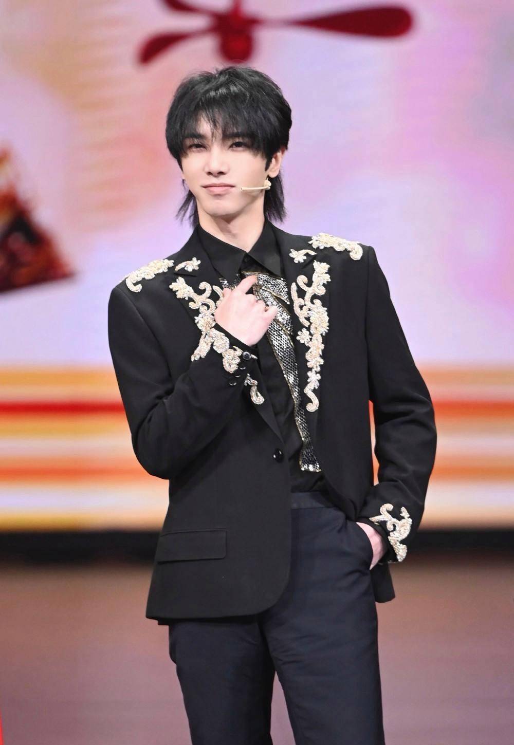 《王牌对王牌8》嘉宾变动,网友:该走的没走,不该走的走了_华晨宇_评价