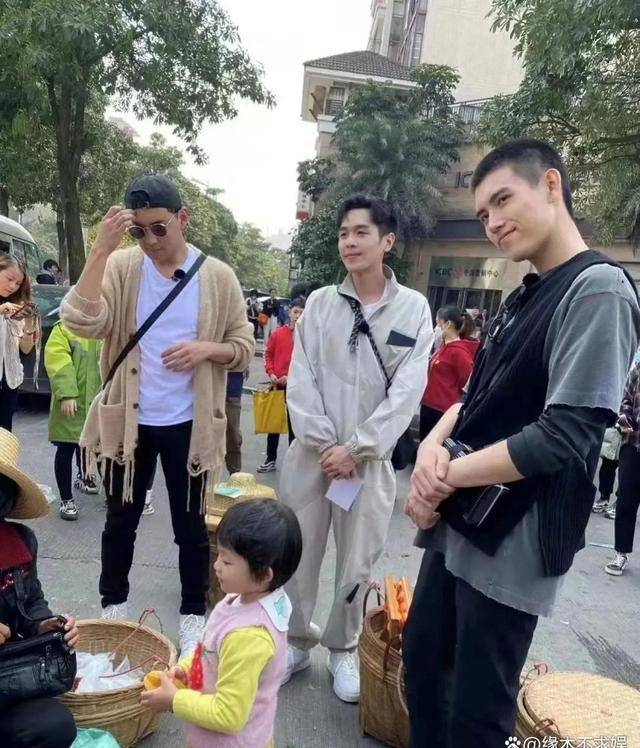 张若昀线下被拍,生图和精修相差大,33岁状态引争议_徐凤年_观众_古装