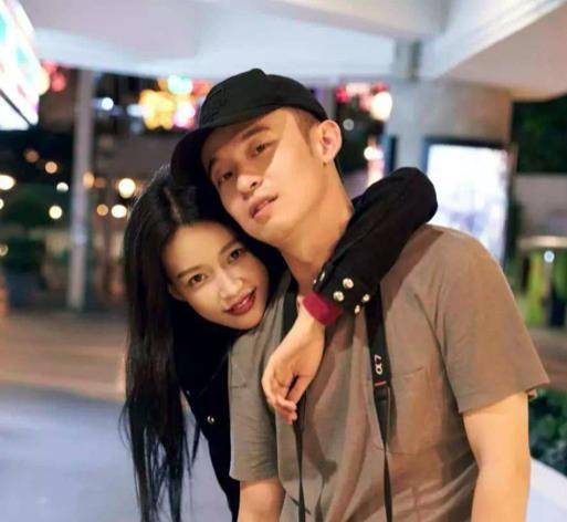 董子健退出王京花创办公司,热爱演戏身价过亿,只可惜英年早婚_演艺圈