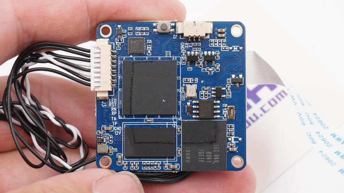 拆解长视高清网络监控摄像机看看_供电_螺丝钉_摄像头