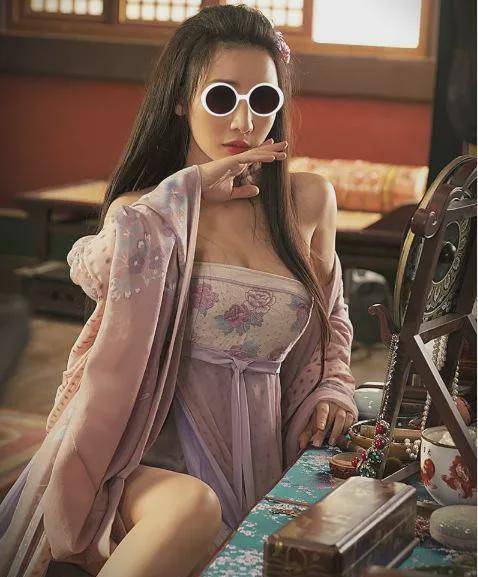 被"封"3年后复出,柳岩让人心疼:这一次,终于没人说我了_身材_电影