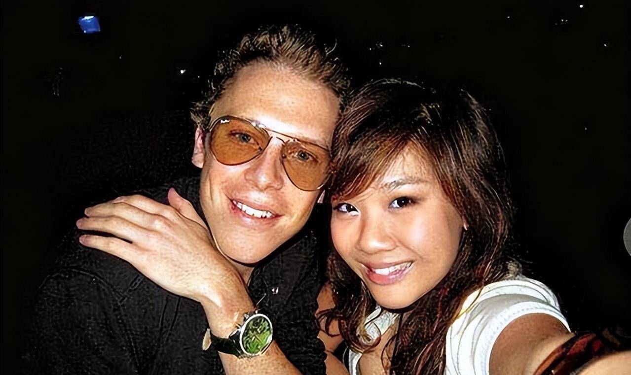 父母"失败的婚姻"买了单6000万遗产也换不来幸福_沈殿霞_郑少秋_事业