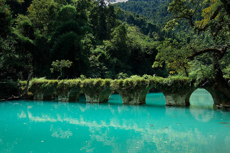 据荔波樟江风景名胜区管理处6月23日消息,黔南州荔波县小七孔景区大