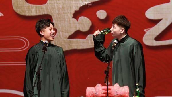 观众是衣食父母,王九龙不能打,只能打自己,这是多大的无奈?