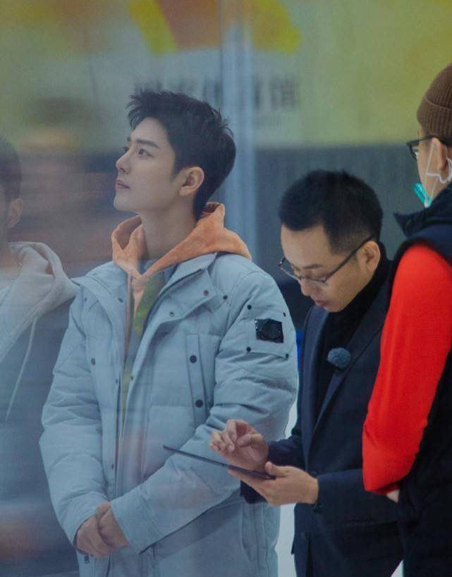 龚俊或将成内娱第一人,网友分析好专业_学历_方面_群众