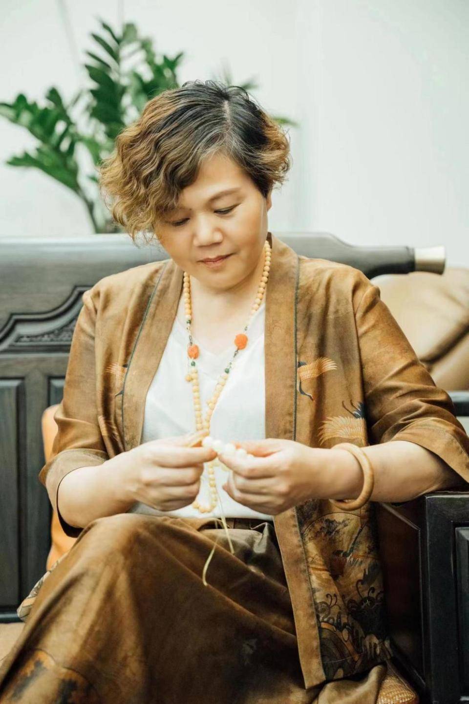 珠宝匠人单军梅 用热爱点燃传承之火_玉石_梅姐_文化