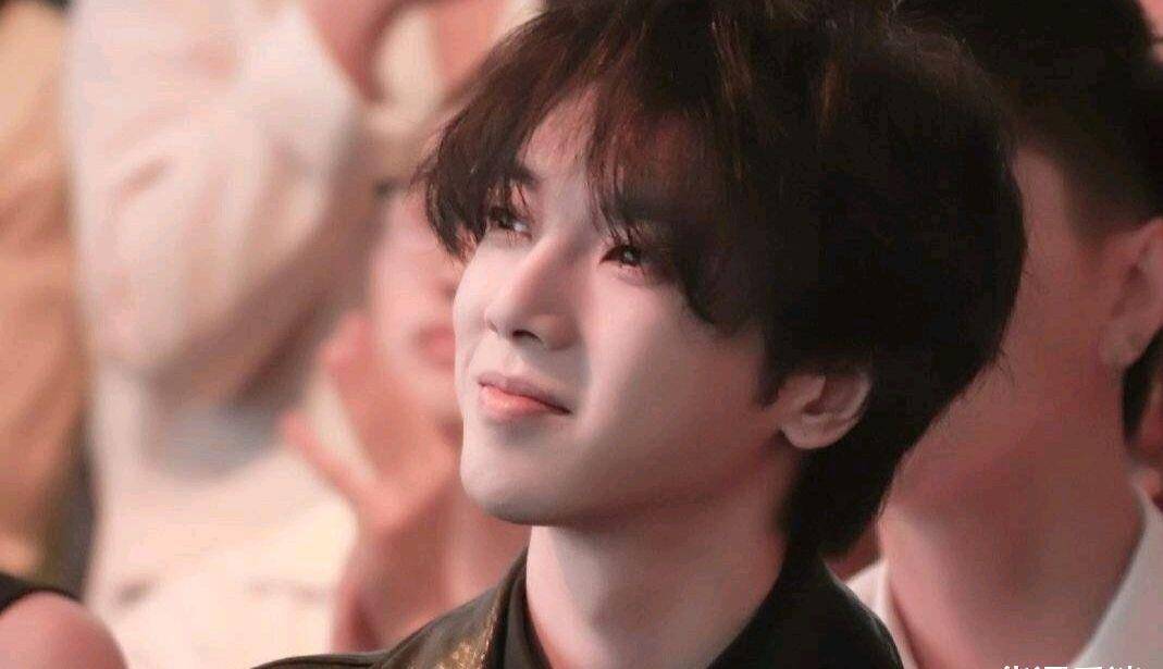 成为每个当红歌手没有出圈作品的体面措词_华晨宇_音乐_张艺兴