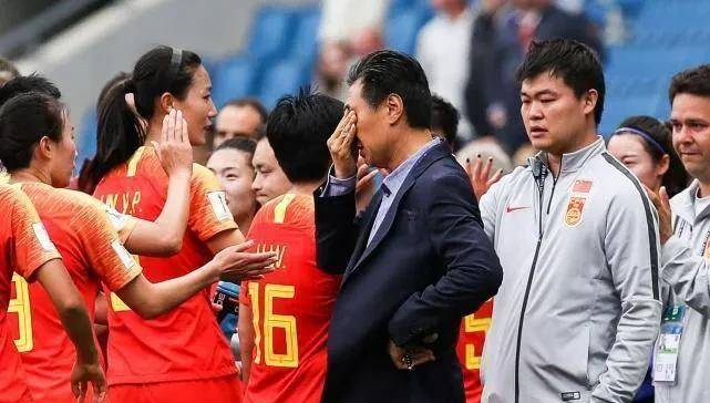 贾秀全出任男足主帅,陈戌源被查后被重新聘用_中国_球员_足球