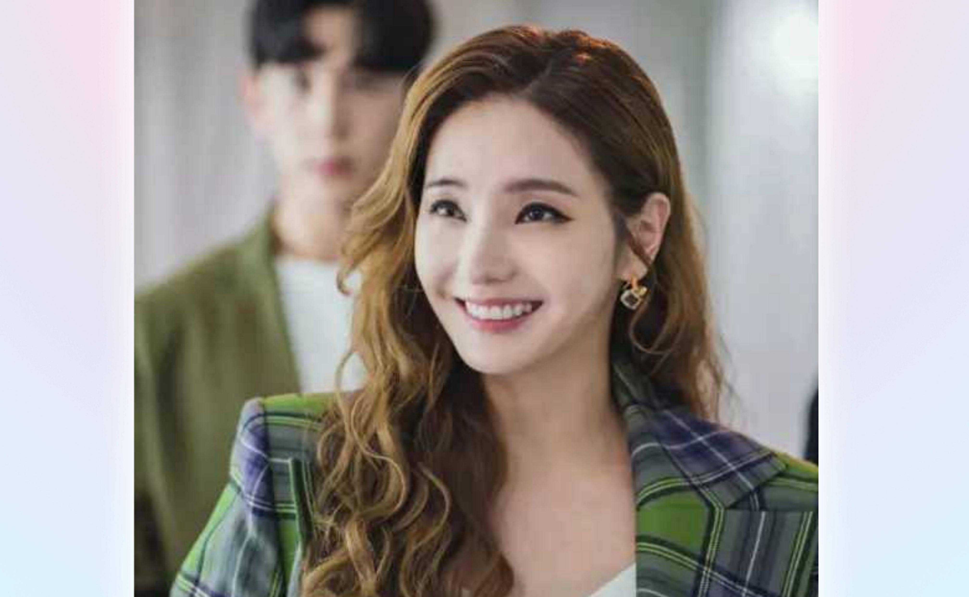 韩彩英的丈夫是崔东俊,是一位企业家,本人比较神秘,只知道在一家投资