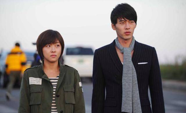 8年了,如今主演们依旧很红,最意外是这个男配角_李钟硕_玄彬_肖恩