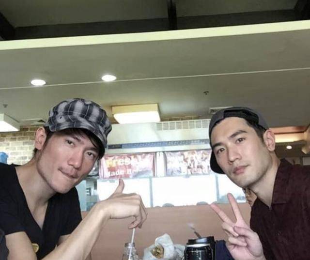 高以翔二哥凌晨发文,晒出和弟弟一起庆祝白色情人节的照片,bella秒赞