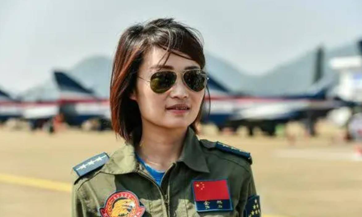 30岁女战士,因飞行训练血染长空,曾是首位驾驶歼10的女飞行员