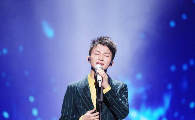 周深:是触不可及的孤独歌者_声音_王晰_苦难