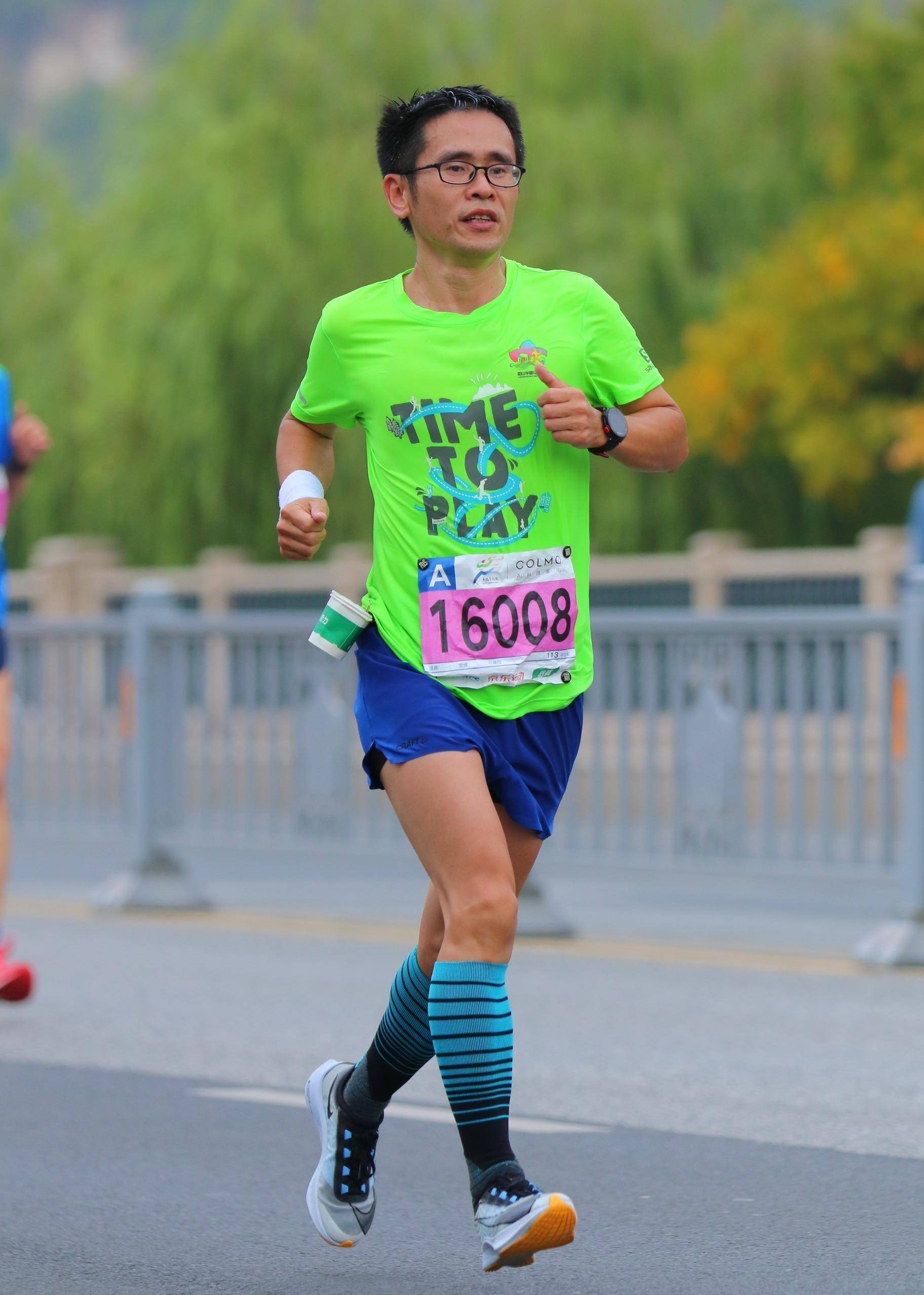 跑者的故事-王晋峰:聊天马拉松_比赛_衣服_训练