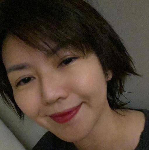 孙燕姿晒自拍照,头发凌乱素颜出镜 ,依然那么美丽_生活_歌曲_选手