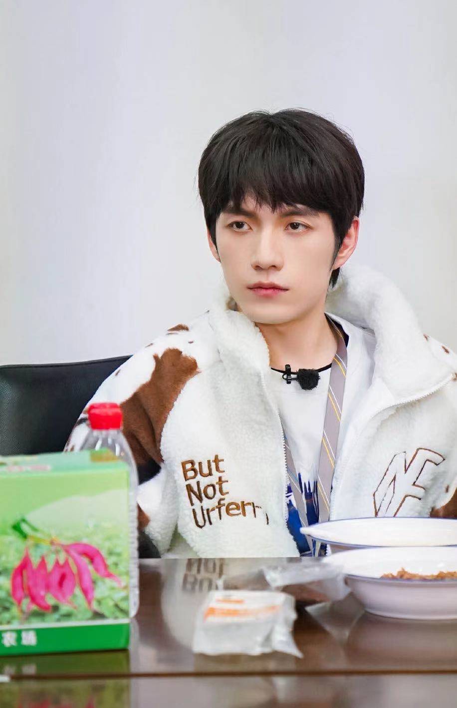 解散后将有成员退圈,疑任豪经商炒股或无人续约_网友_娱乐_赵让