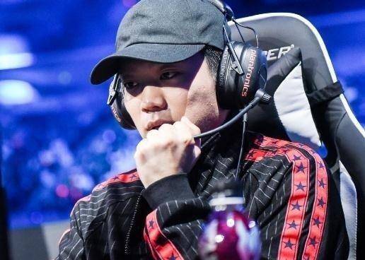 李小璐挽手红花会pgone,pgone回应并没有,贾乃亮选择相信!