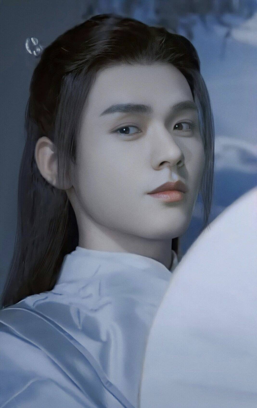 新团队曾一手捧红朱一龙,看不上cp捆绑吃红利_合作_品牌_赵薇