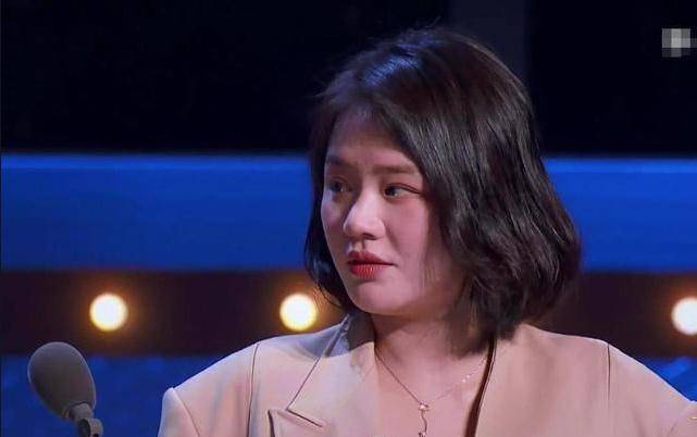 马思纯因抑郁变胖,被嘲笑像路人,瘦下来的她有多美_连衣裙_西装_白色