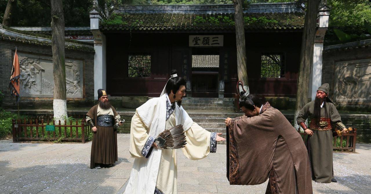 诸葛亮的真实身份到底是谁?网友的脑洞让人大呼过瘾_曹操_曹丕_因为