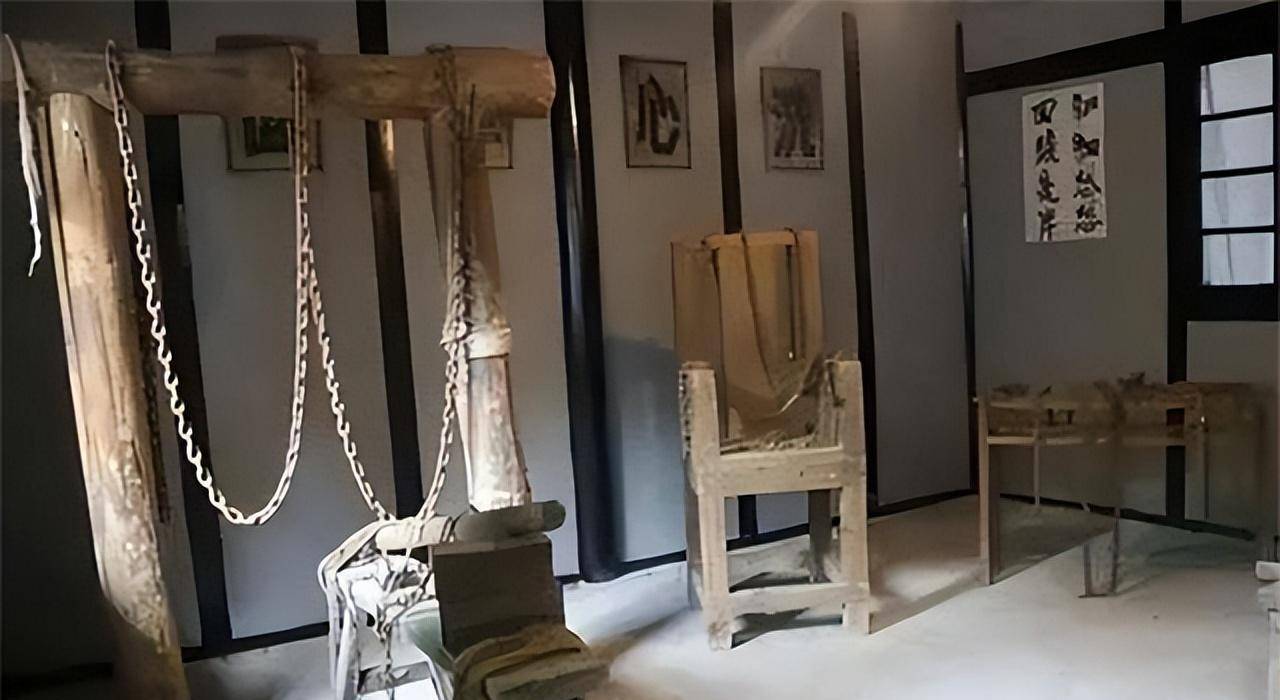 被暴雨侵蚀后的渣滓洞意外露出暗格,揭开了一段沉痛的历史_江姐_越狱