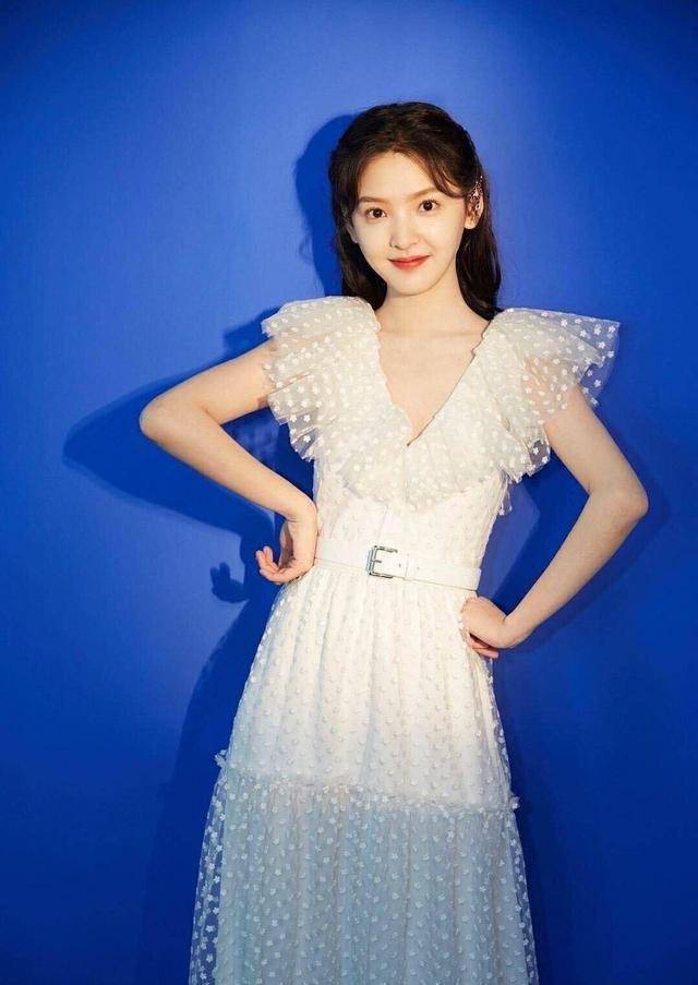 造型师太会偷懒,章若楠礼服连撞杨幂,姚晨,气质差一线女星太多_黑色_