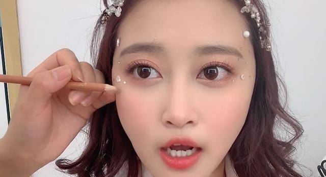 小魔仙出圈,难抵谣言毅然放弃演艺之路当网红,孙侨潞经历坎坷!