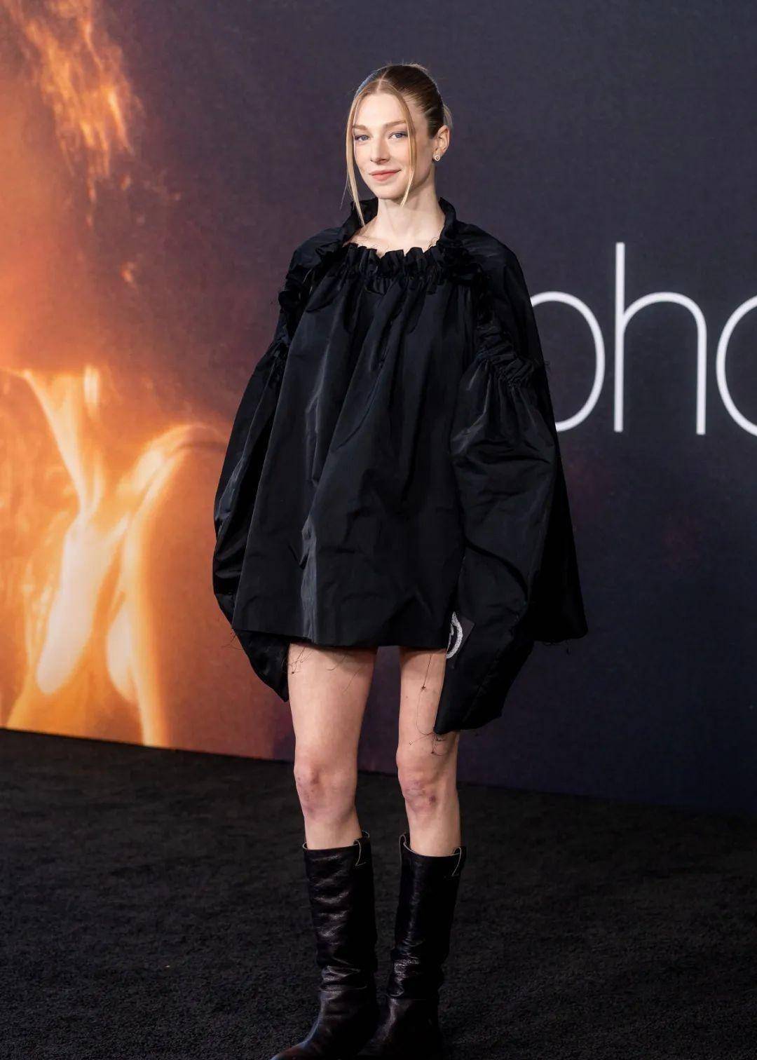 不止是metgala,我发现hunterschafer的很多红毯look都很出彩,喜欢她不