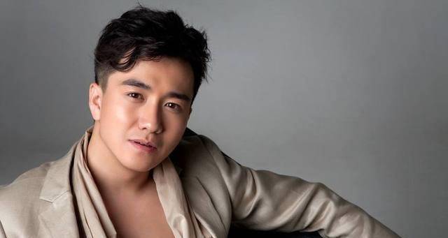 演员翟天临对战余少群,两个人都是相当有演技的实力派,记得当时在现场